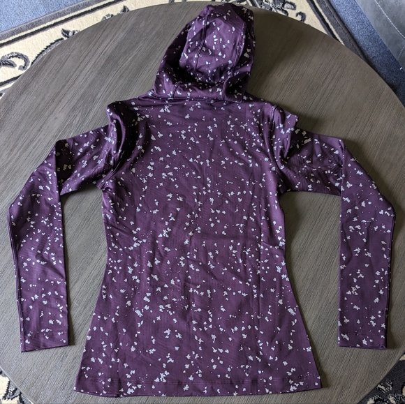 New Under Armour Fitted Cold Gear Hoodie - Picture 3 of 4